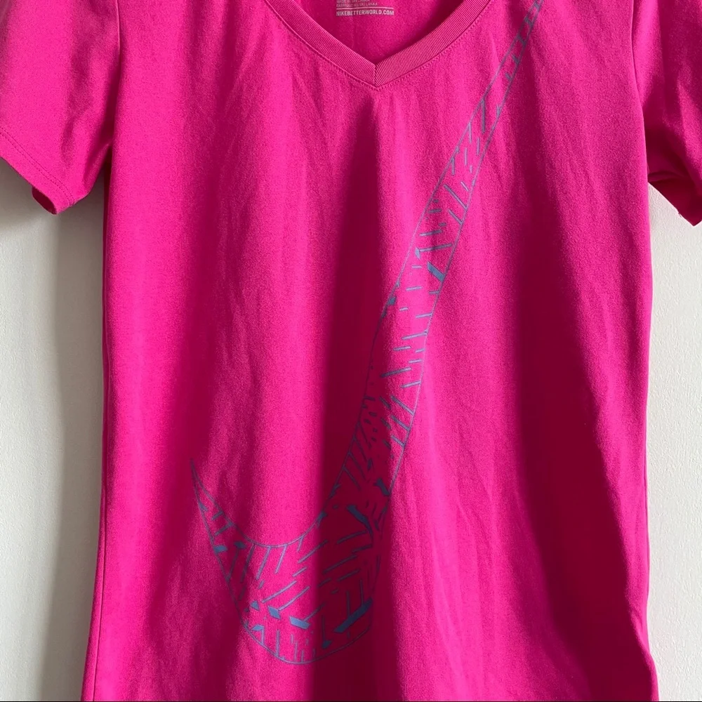 Nike Dri-Fit Swoosh Tee